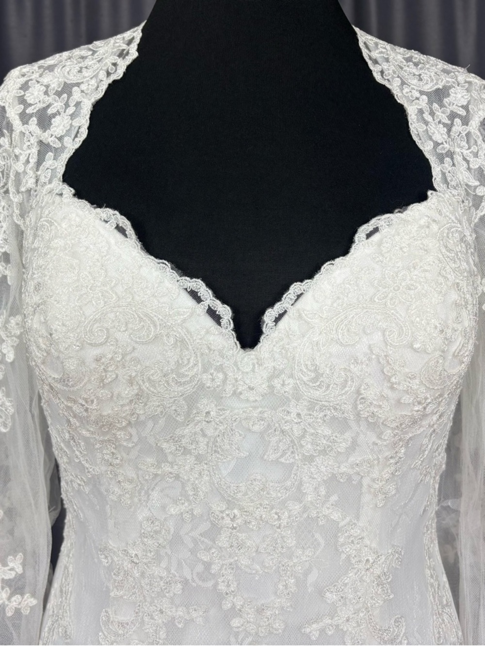 Alfred Angelo White Lace Backless Long Sleeve Bridal Wedding Gown 16 - Picture 4 of 15
